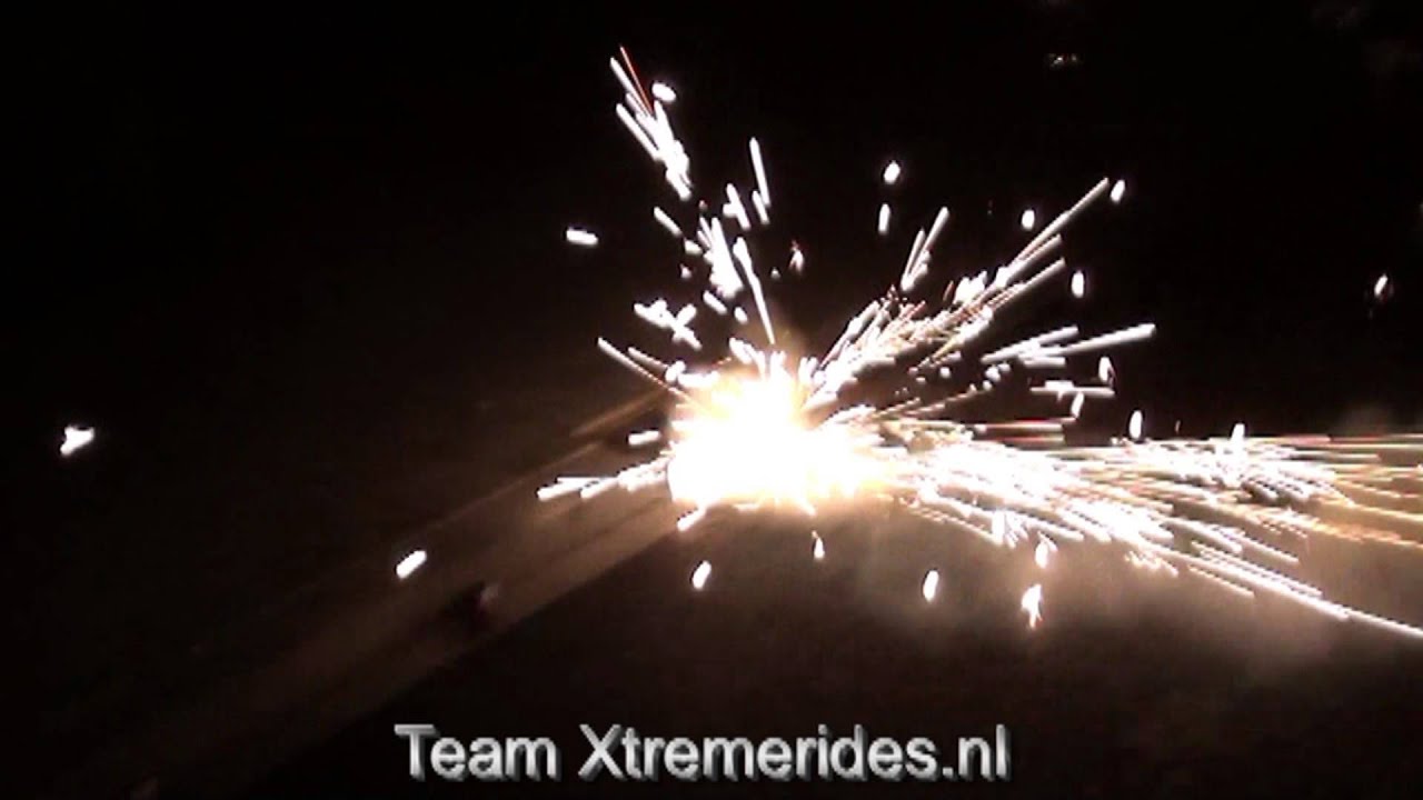Nitraatbommen Toffeebommen en Lawinepijlbommen in de put
