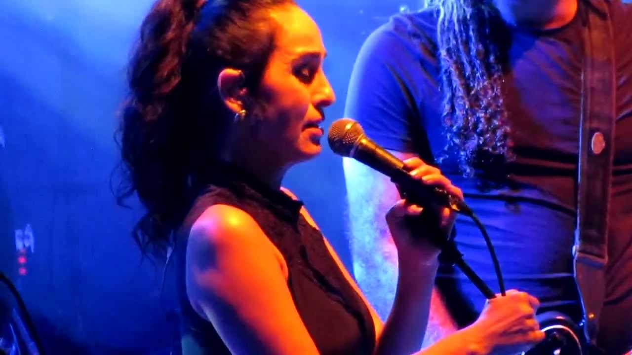 מוש בן ארי & ריטה - שיר למעלות | אמפי שוני 2012 | HD
