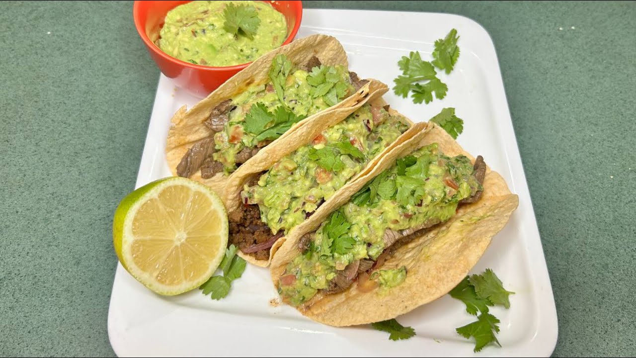 Tacos de Carne + Guacamole, una experiencia mexicana directo a tu mesa