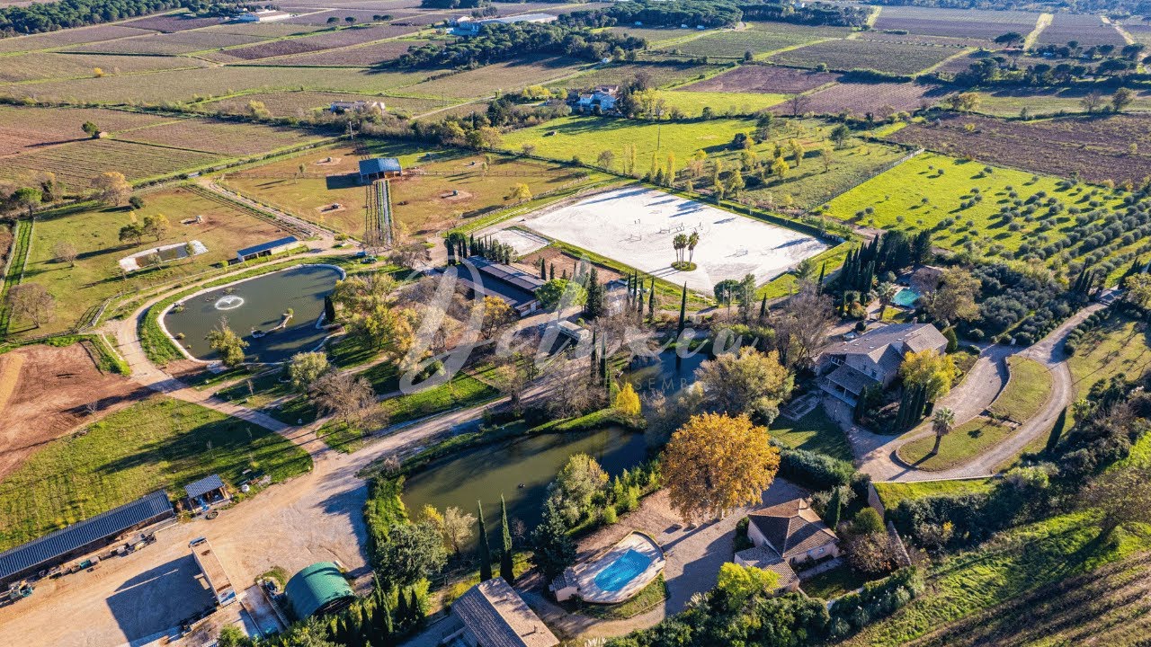 Propriété prestigieuse avec vignes et écurie à Vidauban, Var