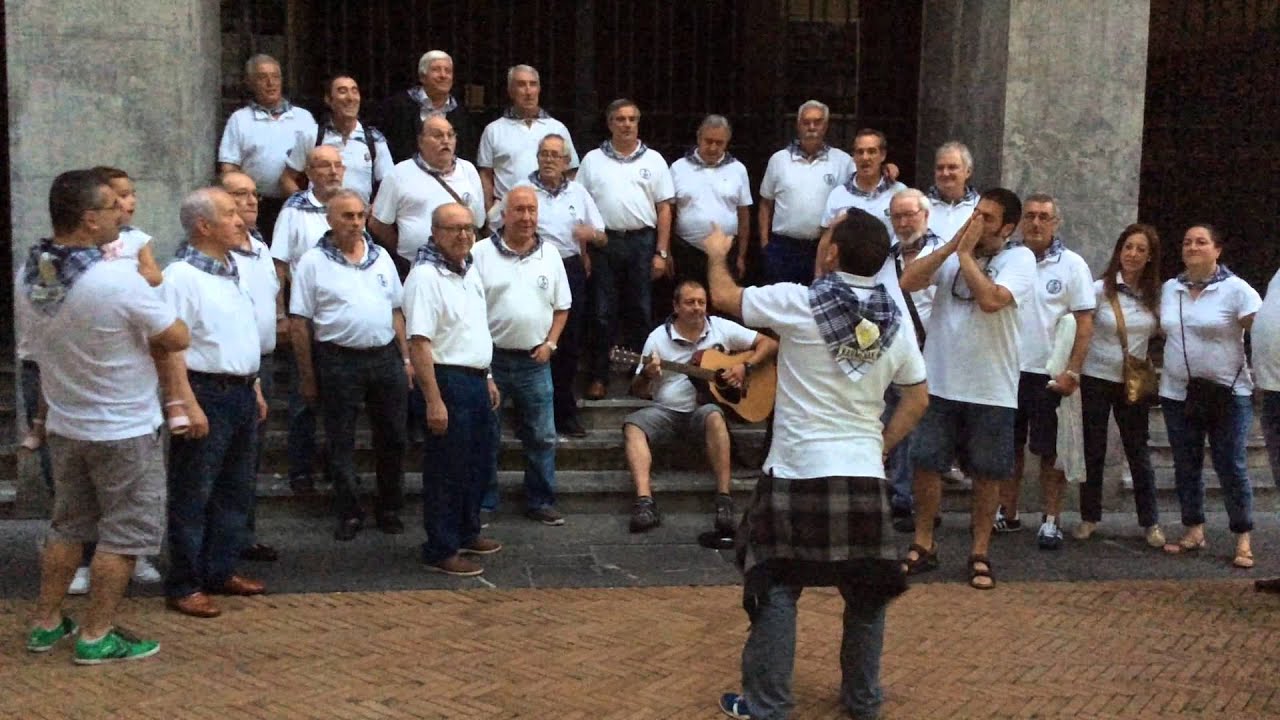 Lau Teilatu - Flashmob -Schola Cantorum Barakaldo