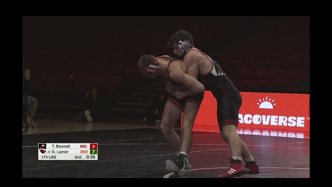 174lbs Daschle Lamar (Oregon State) vs Tommy Bennett (Northern Illinois)