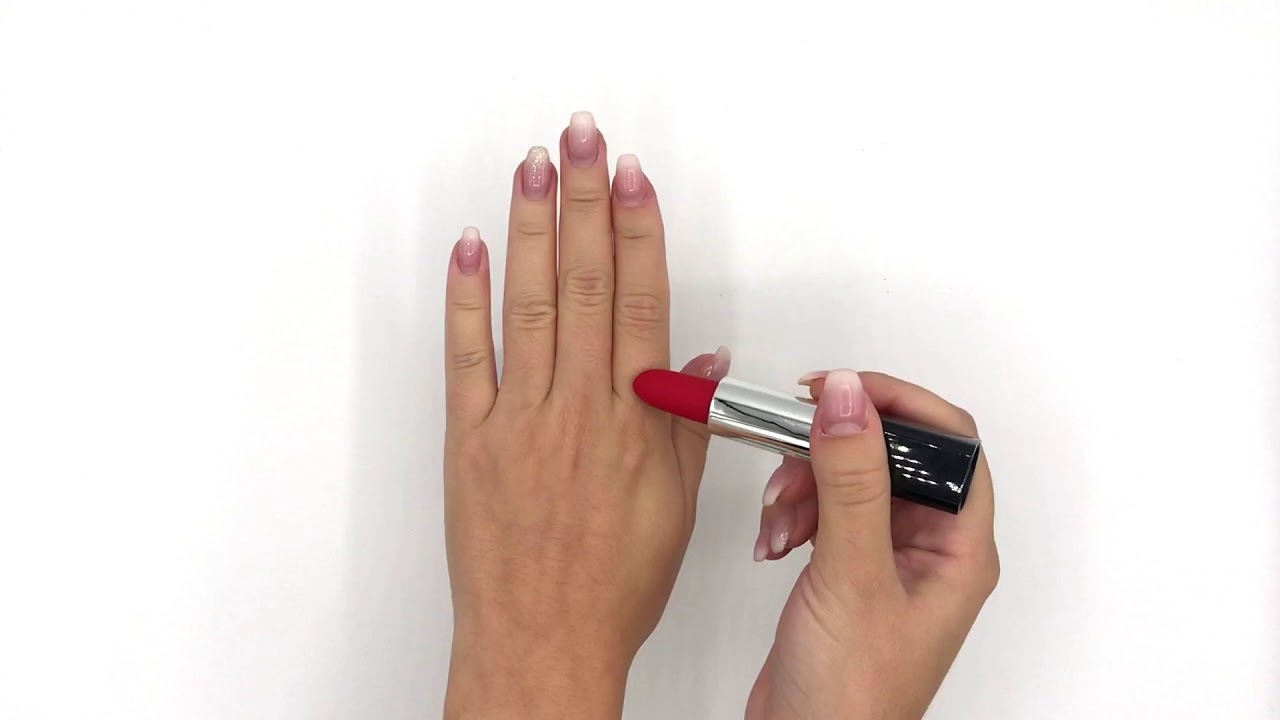 Rouge &agrave; l&egrave;vres vibrant Blush Novelties Ros&eacute; | KissKiss.ch