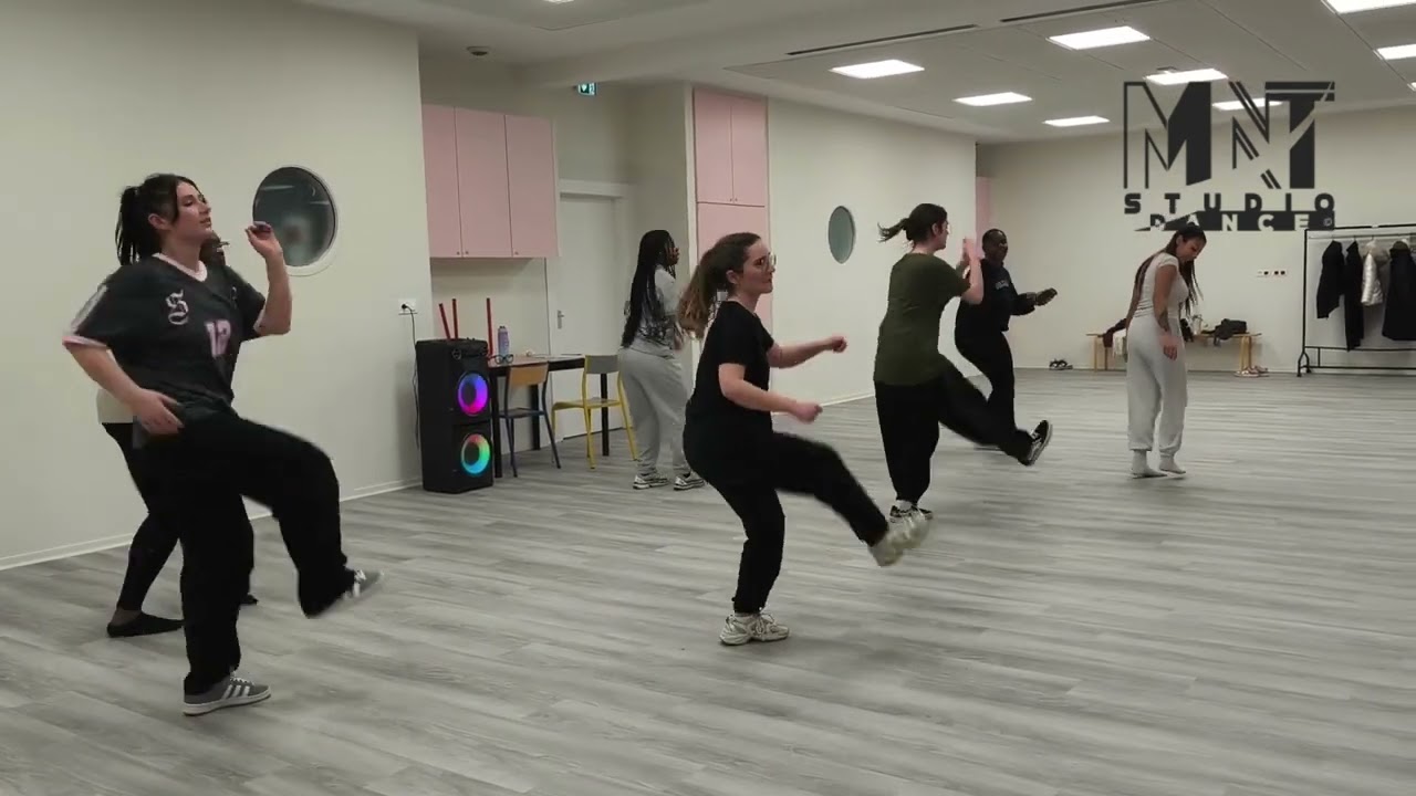 Cours MNT - DANCEHALL avec Lynn