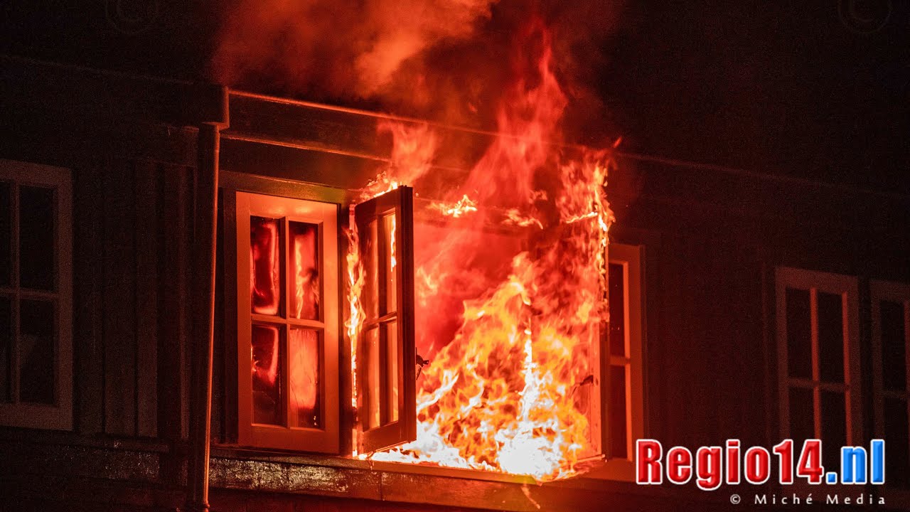 Felle uitslaande woningbrand in Hilversum 🚒🚒