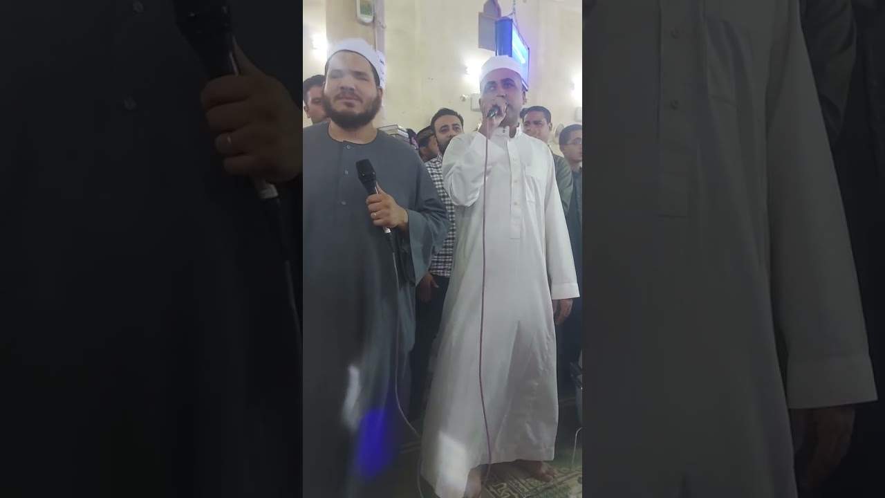 الشيخ محمود ابراهيم درويش في هذه القصيده وسط احبابه