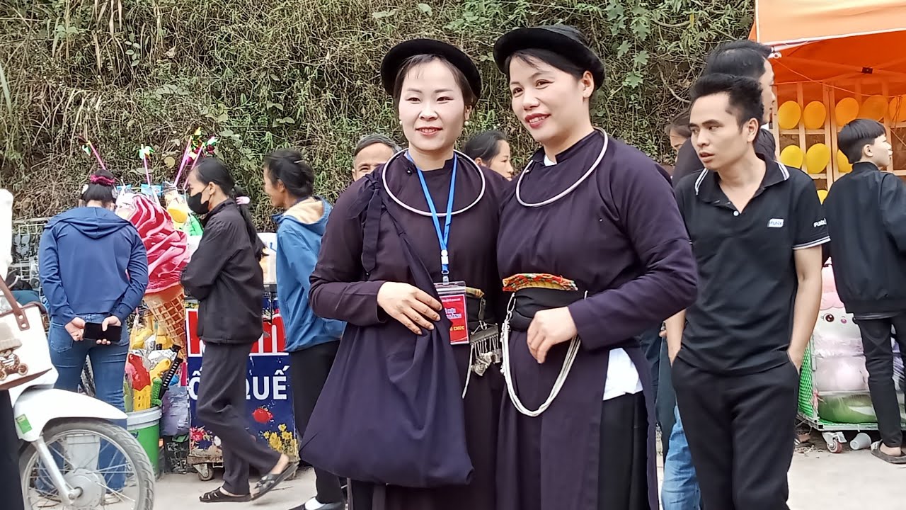 Phan đình & vi riên hát kết tại hội phai làng phi nong thinh nơ 