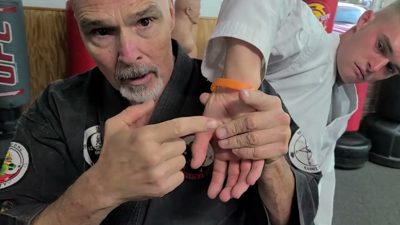 Practical Hapkido - Center lock, because its fun.