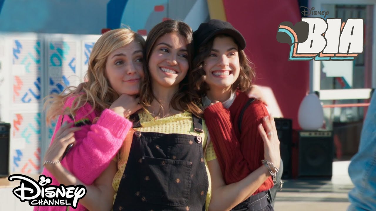 😎 Pierwszy ją zobaczyłem! | Bia | Disney Channel Polska