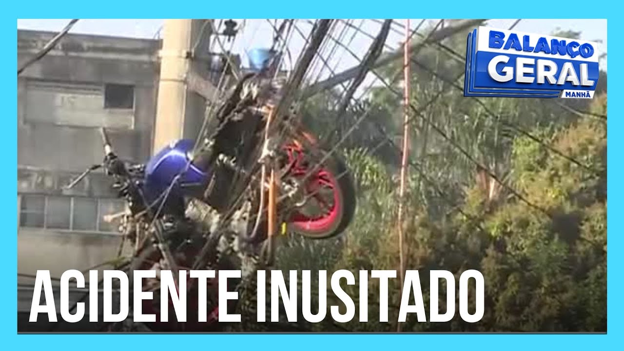 Balão cai e deixa moto presa em fiação de alta tensão na zona leste de SP
