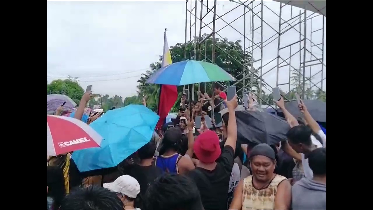 Pinagkaguluhan si @WalkerVloger sa Aparri Cagayan