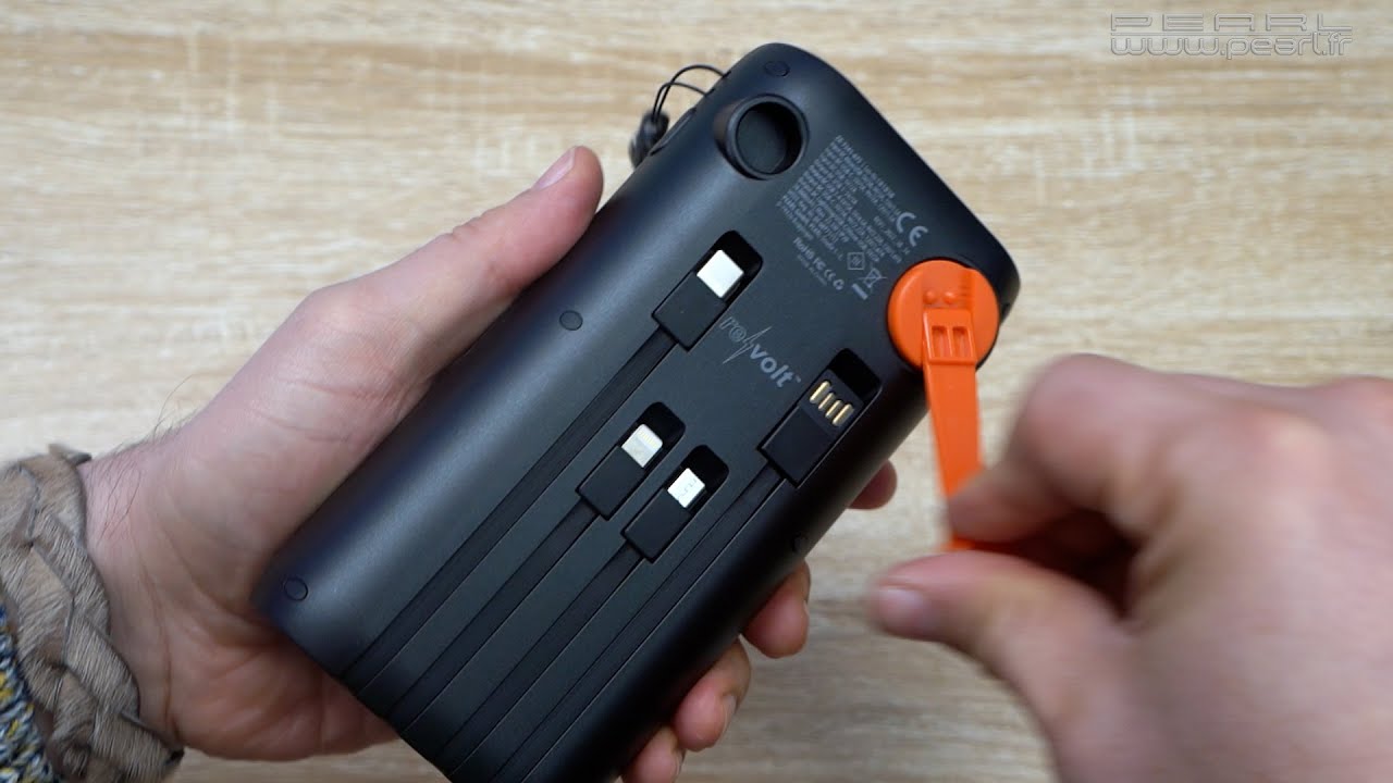 Comment recharger ton powerbank Revolt ou smartphone en solaire ou avec une dynamo ? [PEARLTV.FR]