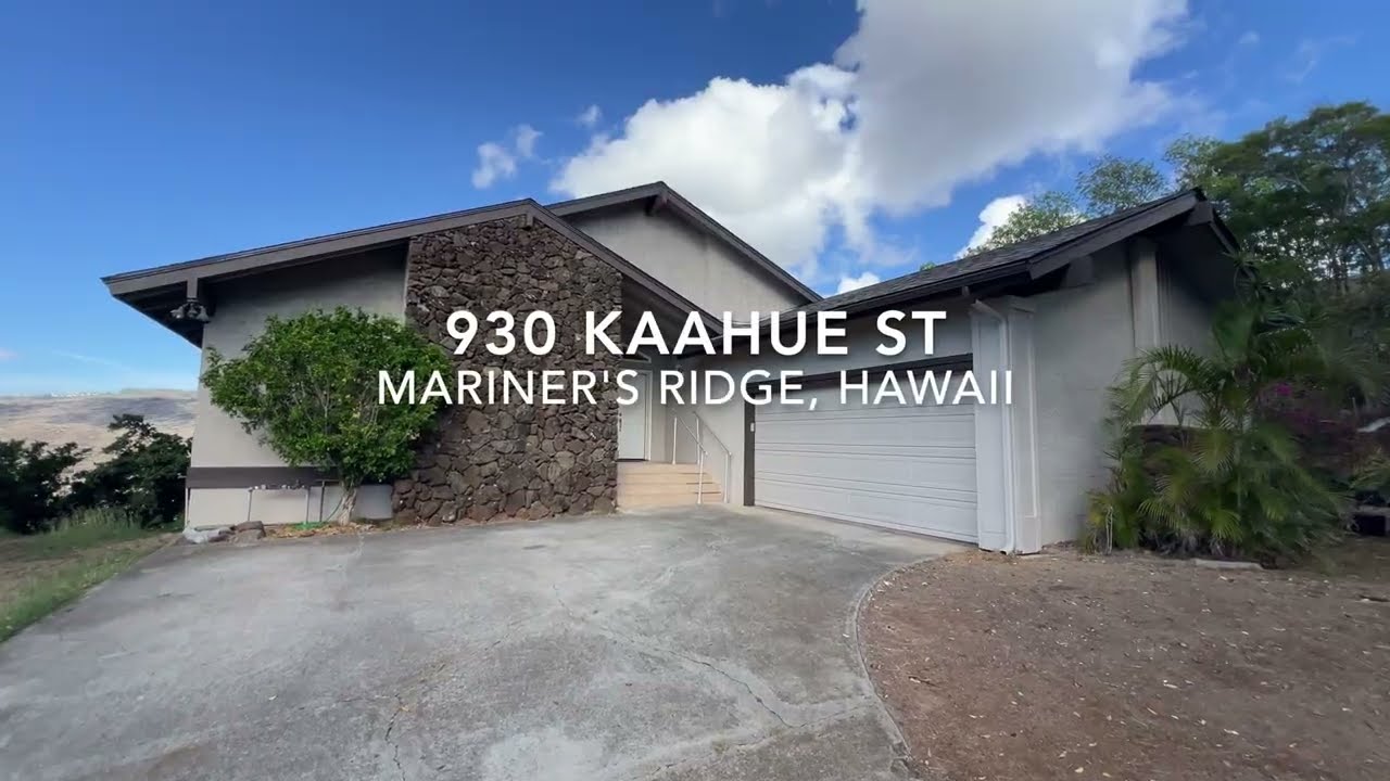 930 Kaahue St | 2 bed + den 2.5 bath | $1,990,000 FS