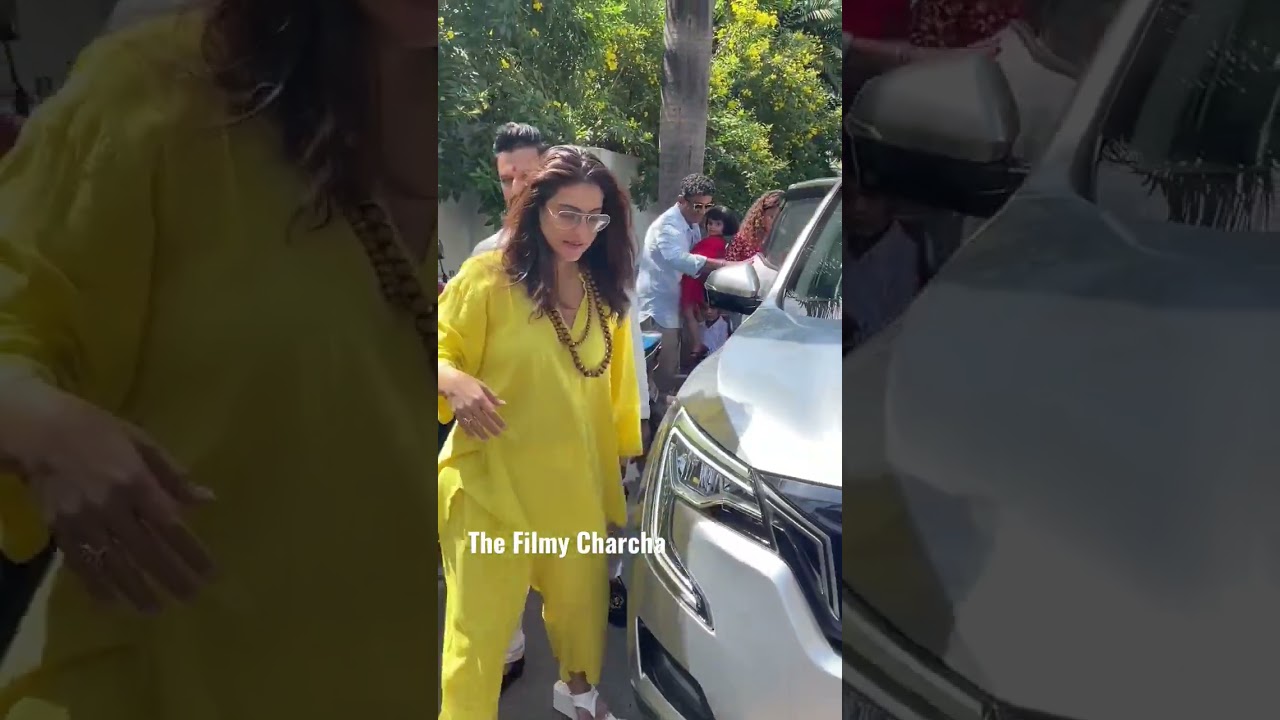 Adorable moment 😍.Vatsal seth comes to drop kajol who had come at ishita dutta babyshower &hearts;️#kajol