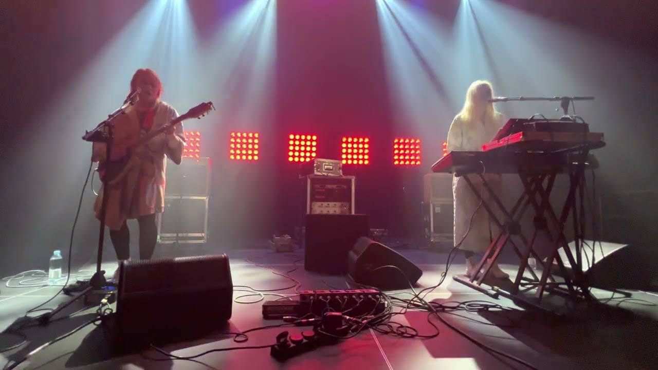 Maustetytöt - Takapajula (Logomo • Turku • 25.3.2023)
