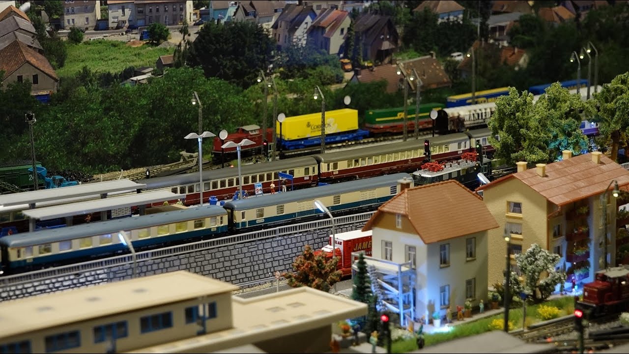 Modelleisenbahn Spur N, Driving video, train- and pushed shunting operations