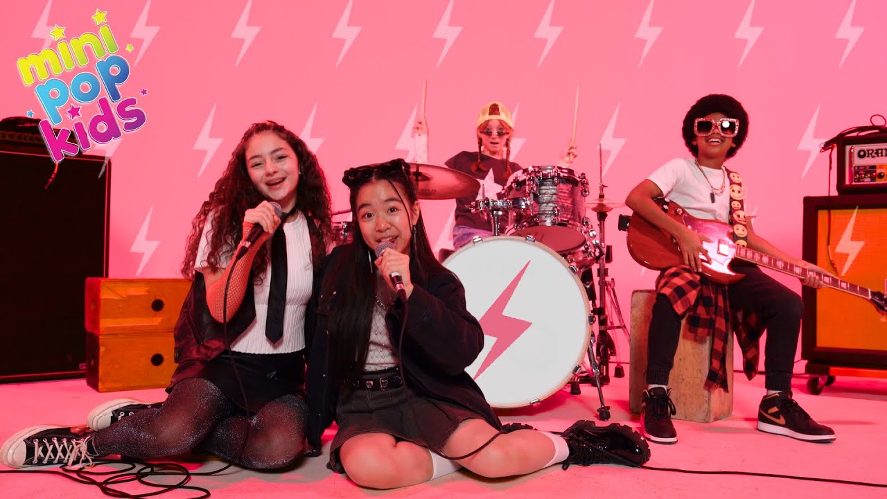 APT - Bruno Mars & Ros&eacute; [Official Music Video] - Mini Pop Kids Cover