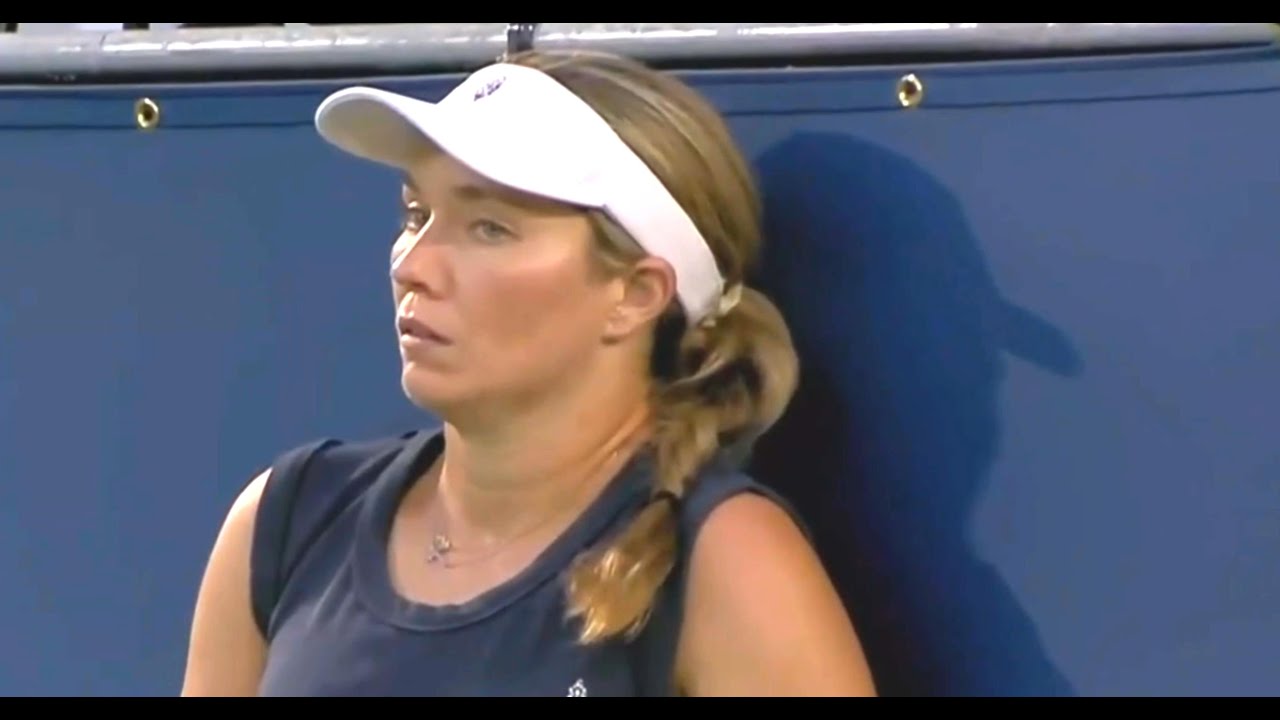 MAN SCARES DANIELLE COLLINS AS SECURITY RUSHES ONTO COURT | D.C. OPEN VS MAGDA LINETTE JULY 21, 2025