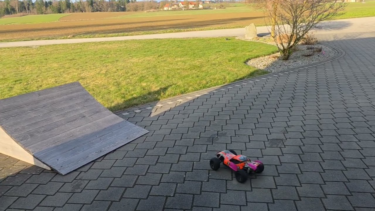 0% Kontrolle, 100% Zerstörung - RC-Car aus der Hölle