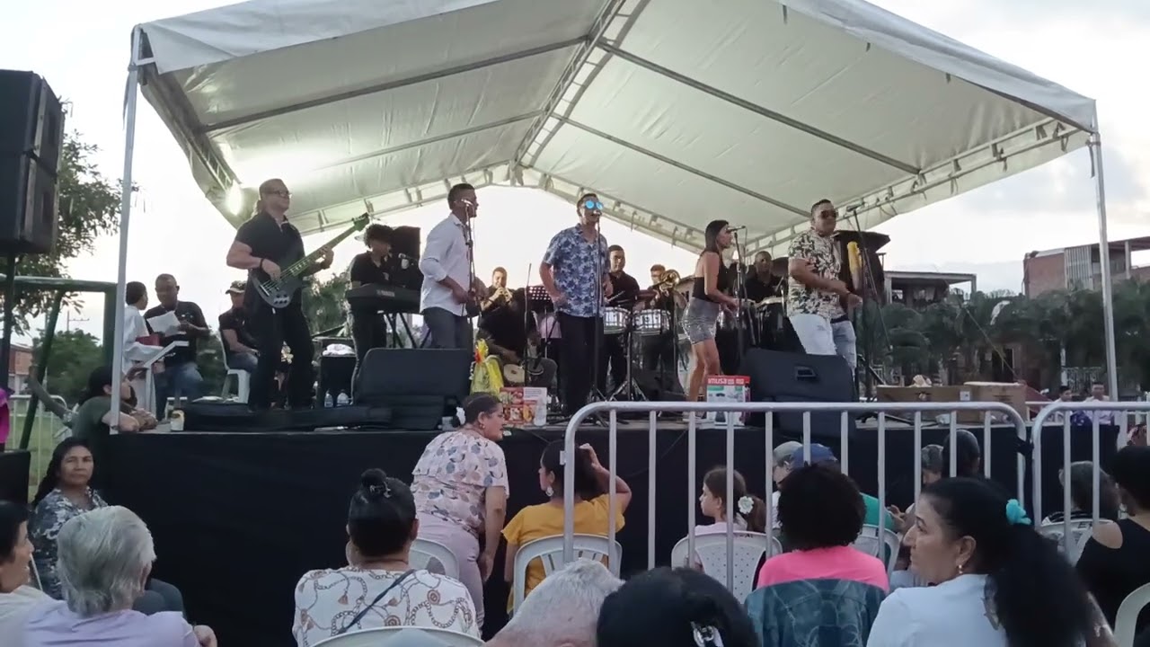 Kandeleo orquesta, tema : mi cali es. Feria de cali
