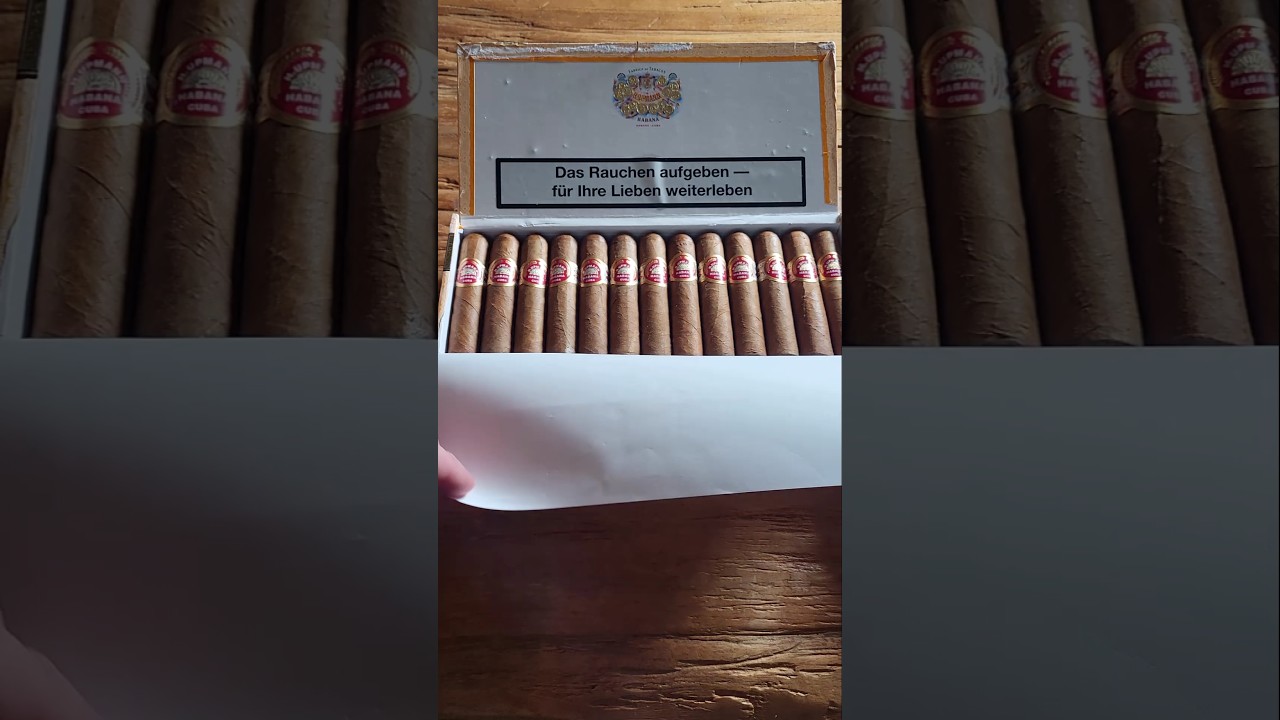 #unboxing this beautiful box of H. Upmann half coronas 🌄 #cigar #cigars #myhabanosmoment #zigarre