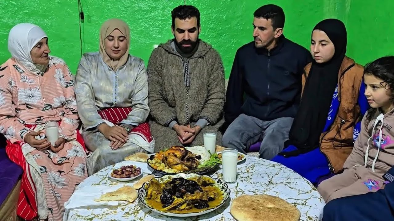 البقبوقة بنت  مخار تليفون  ومرات الخمار خرجو لها نيشان