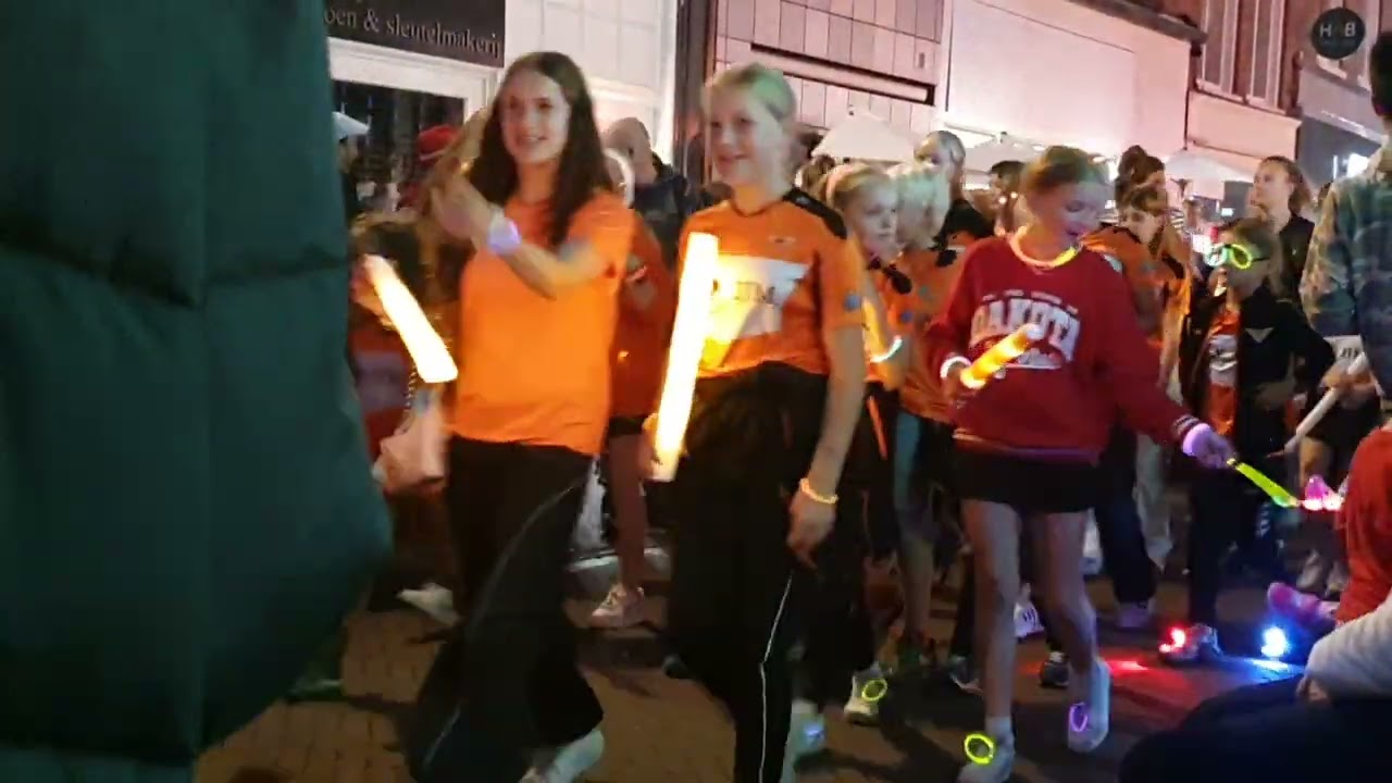 DEEL1 taptoe van verschillende sport ⚽️🏀🥎🏐🥅vereniging uit Leiden bij de Breestraat in LEIDEN 🇦🇹