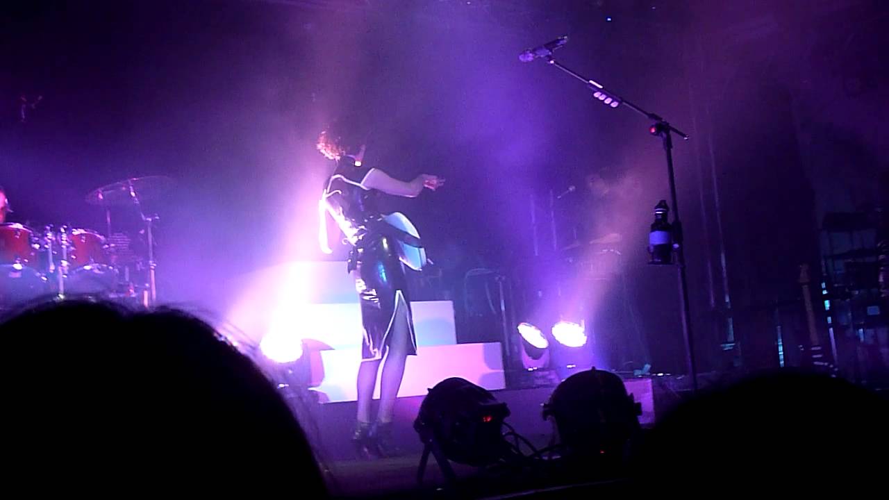 St. Vincent - Surgeon (Live @ Legacy, Taipei, Taiwan 2-17-2015)