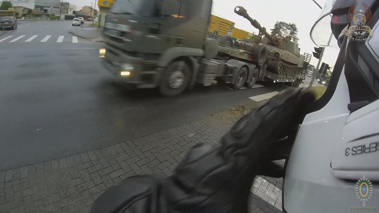 ESCOLTA DE BLINDADOS M109 DO EXÉRCITO BRASILEIRO