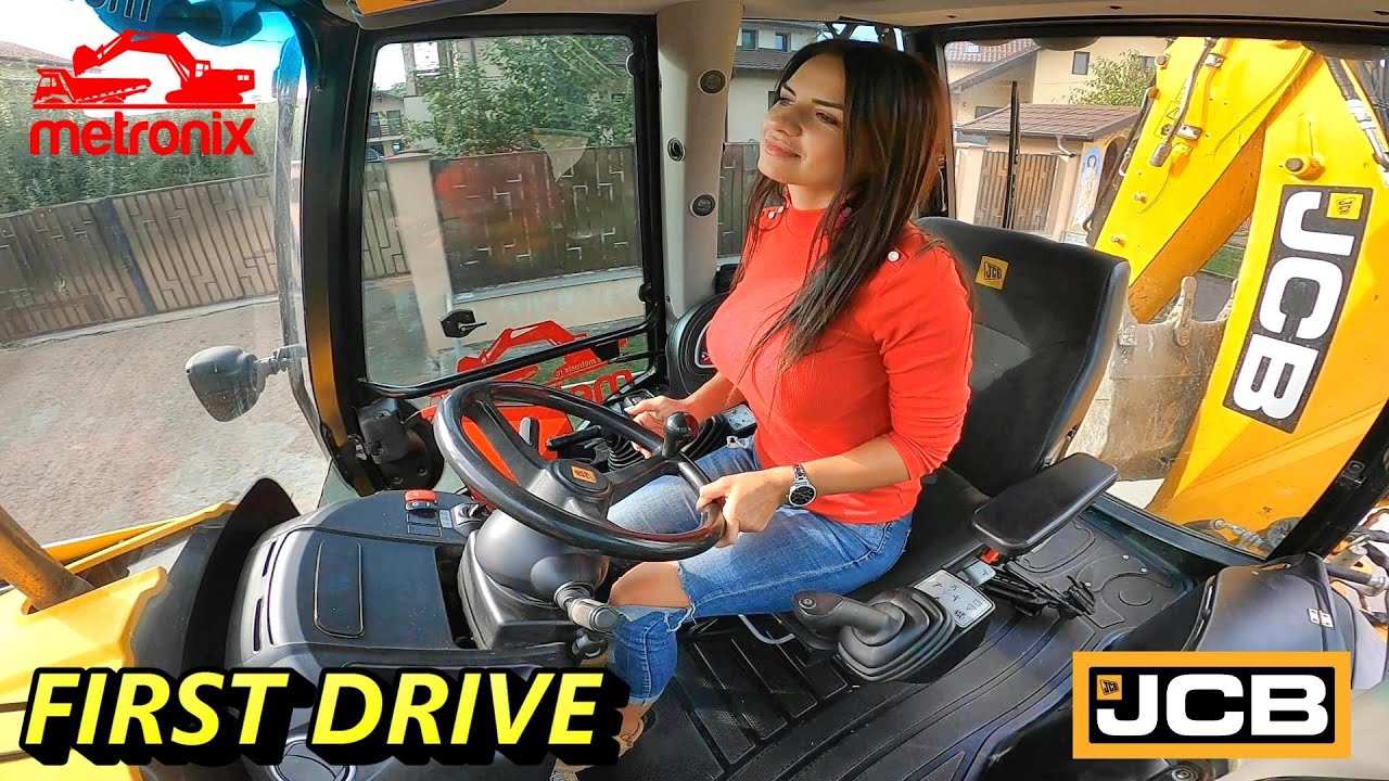 JCB 3CX | ⚠ Teaching My Wife How To Control a Backhoe Loader (English subtitles)