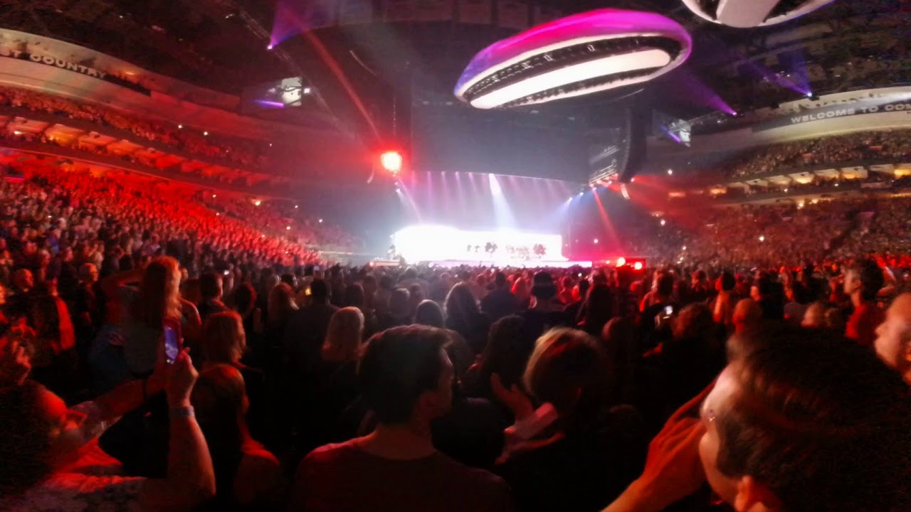 Lady Gaga Poker Face Live Concert 360 Pit Experience 4K