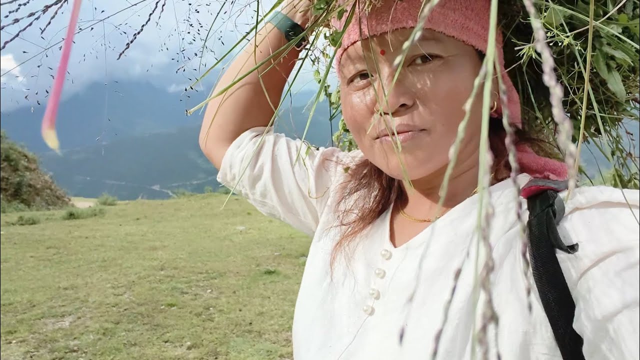 पहिले देखि चलिआएको चलनको मध्यनजर गर्दै दशैको मौका पारेर हामी पनि काममा सहभागि हुँदै 