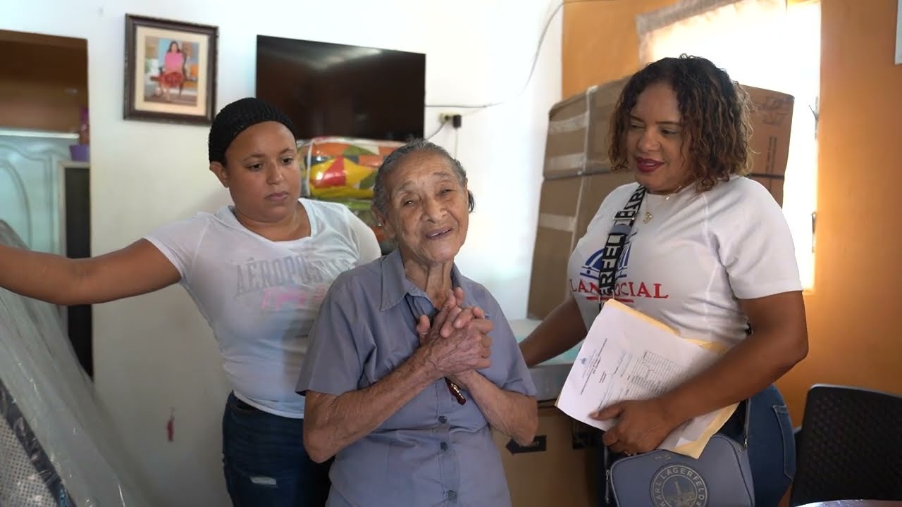 Entrega de enseres a familiares en el Factor de Nagua #Dasac