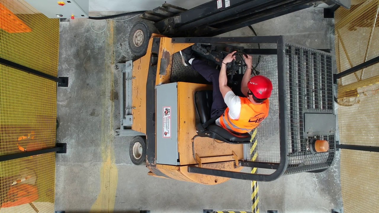 SIMULATORE DI RIBALTAMENTO DEL CARRELLO ELEVATORE - PARALLELO 45 ROVIGO