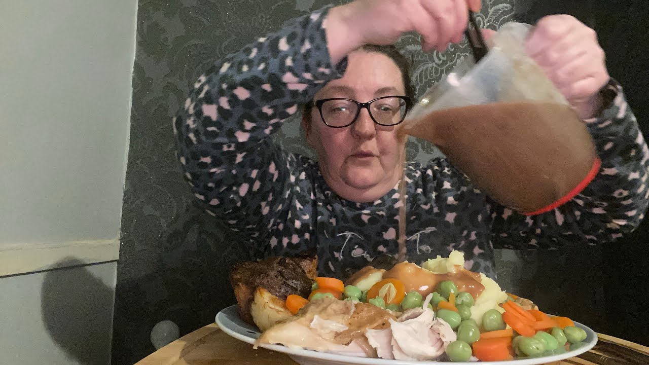 Sunday Roast Chicken Dinner First Time Making One #mukbang #eatingshow #foodie #roastdinner