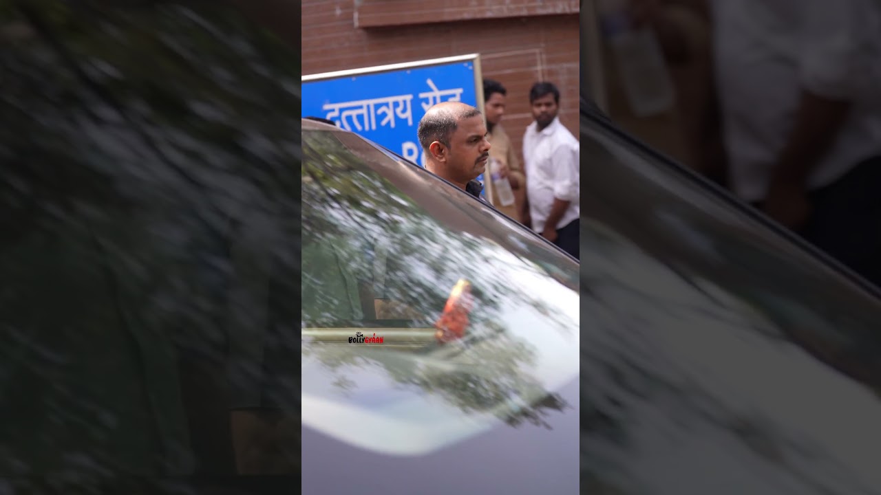 DEVASTATED IN TEARS! Emotional Salman Khan Cries At Close Friend's Funeral Today #bollygyaan #shorts