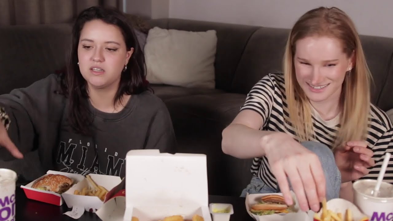 Mukbang met Alice