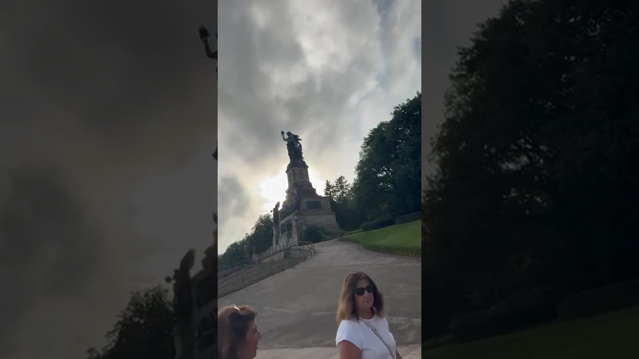 R&uuml;desheim am Rhein &ndash; The Magical City of Vineyards 🍇🚤 #R&uuml;desheim #Germany #Rhein #Tourism #Səyahət