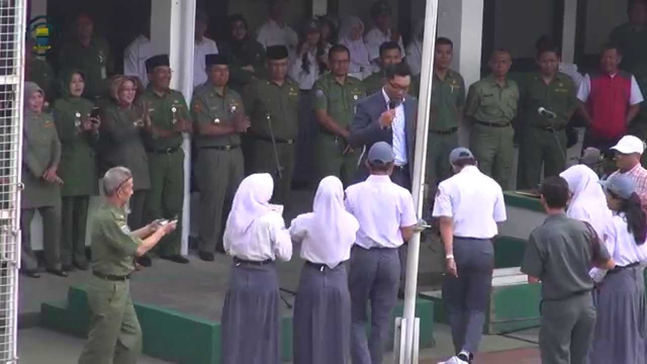 150223 Pembina Upacara Bendera di SMAN 12 Bandung