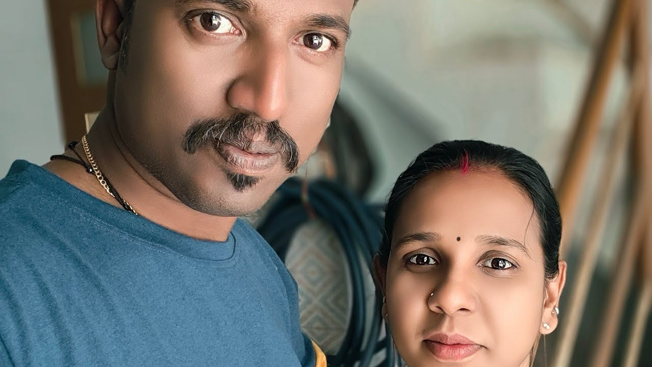 GujarathMallus is live! ബസ്സിലും ലൈവ്