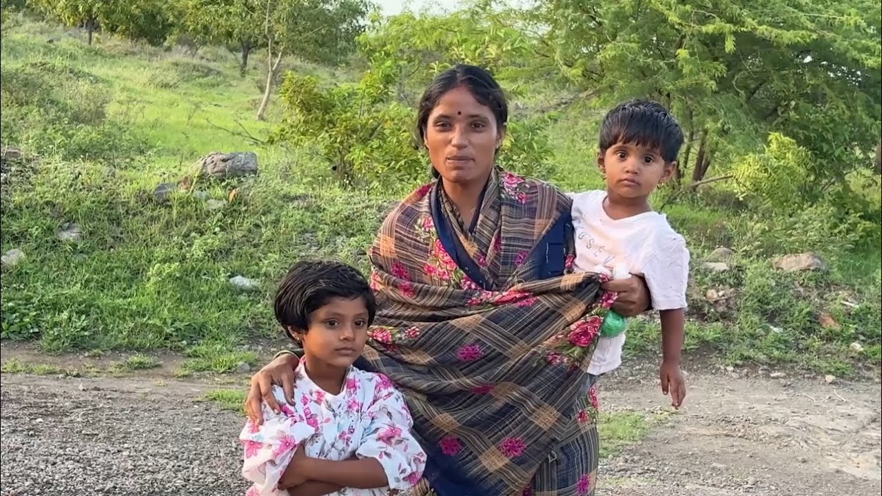 माझ्या अनुजाला चप्पल फेकून हाणली भाकऱीसाठी अक्काला भूक तान लागली होती गरीबी लय वाईट  😭#gavthipunam 