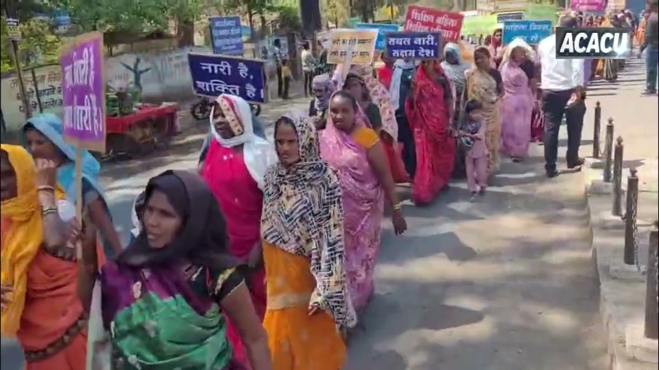 खंडवा : अंतर्राष्ट्रीय महिला दिवस पर महिलाओं ने निकाली रैली 