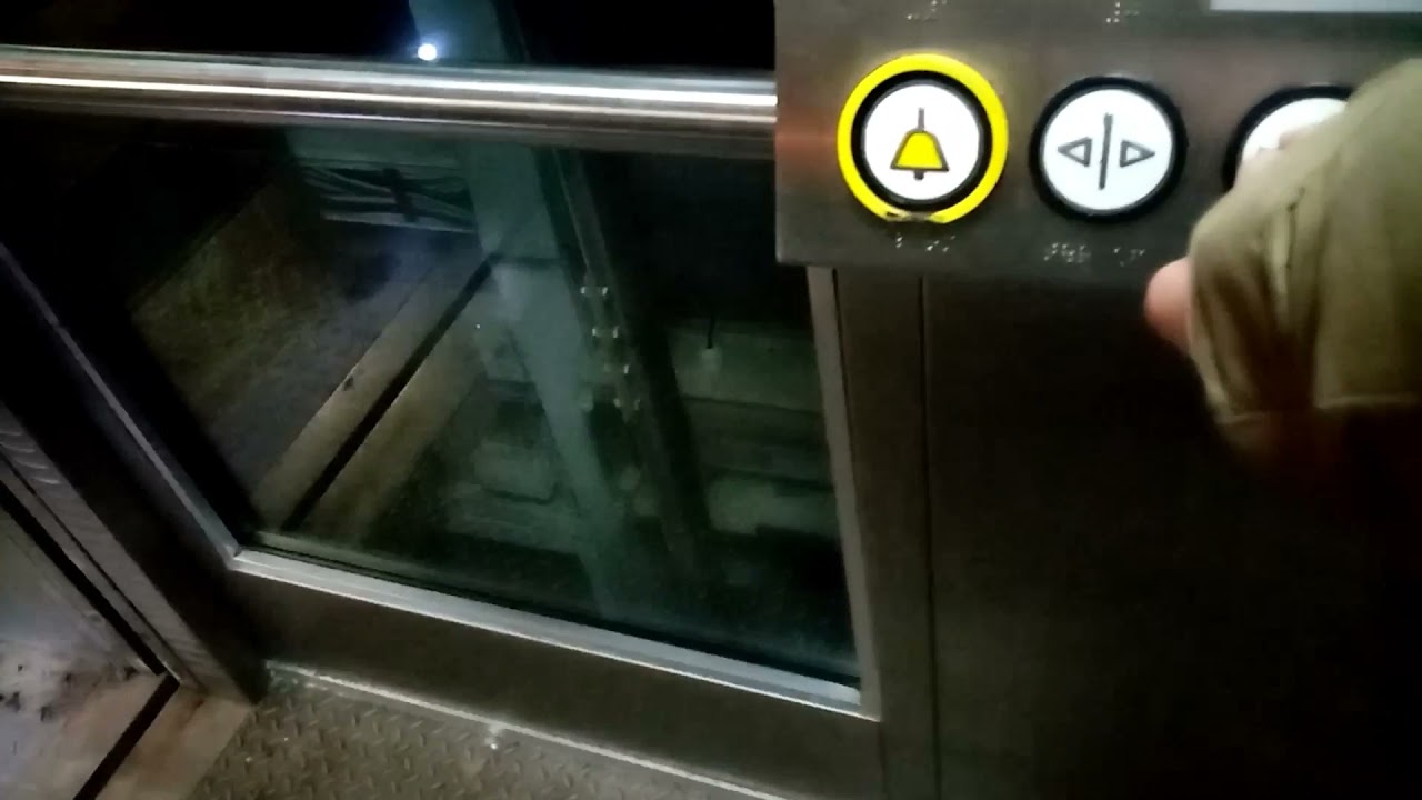 DEFEKT?! VANDALIZED!! ThyssenKrupp Aufzug im Bahnhof Marl Sinsen.