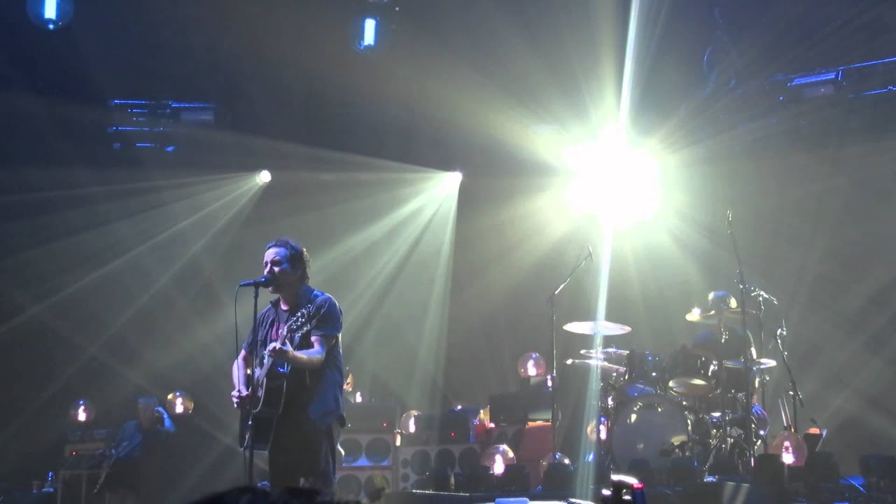 Pearl Jam - I'm Open - Live @iWireless Center Moline 10.17.14 HD