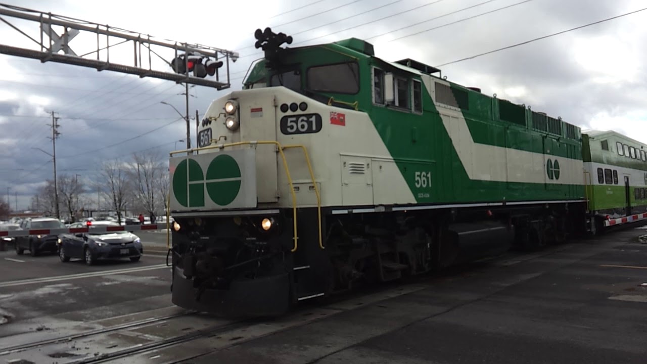 EMERGENCY HORN!!!! GO Transit 561 11/7/2019