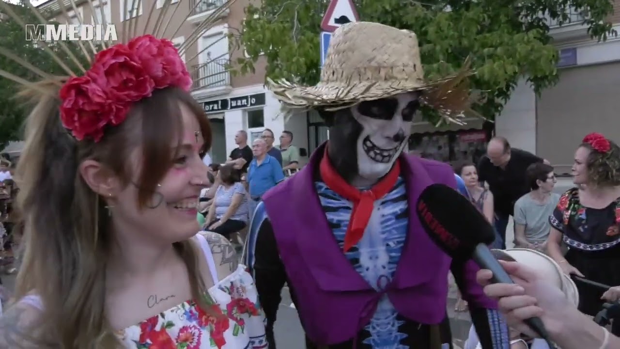 Miles de personas llenan las calles de alegría en el Desfile-Concurso de Carrozas de la Feria 2024