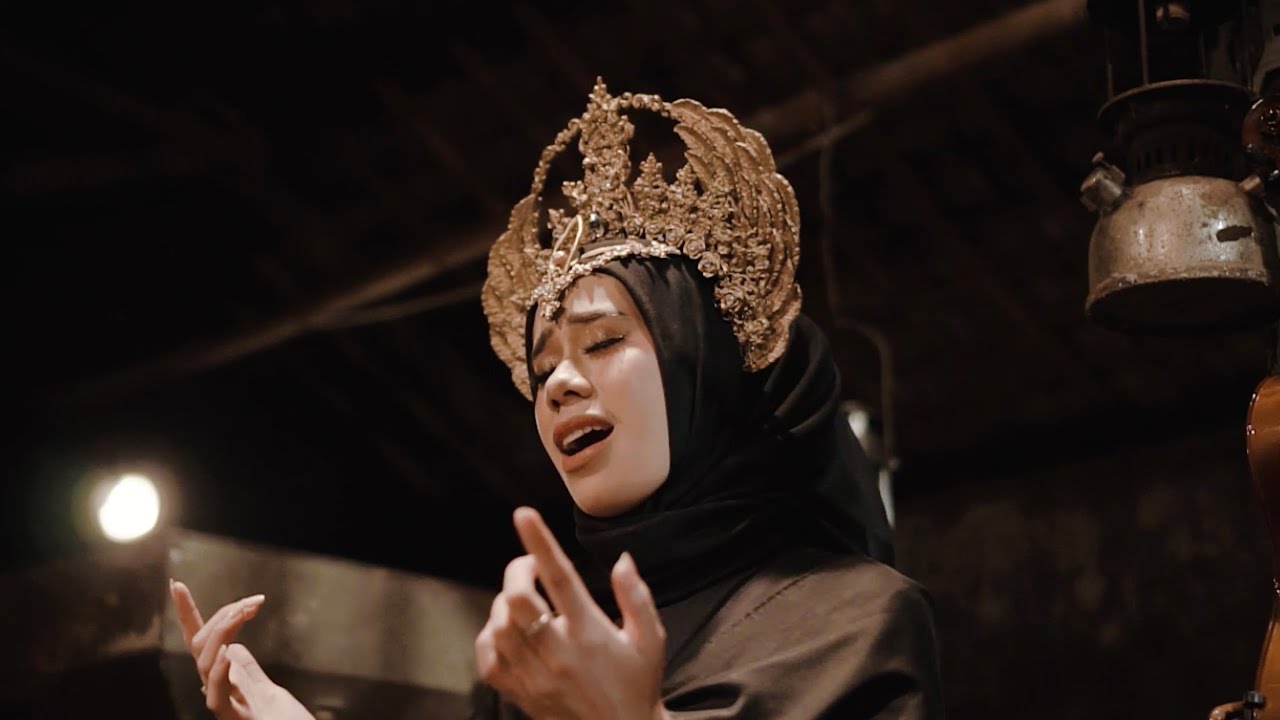 UJIAN TUGAS AKHIR ISBI BANDUNG MINAT PENATAAN/PENCIPTAAN ANIS NH