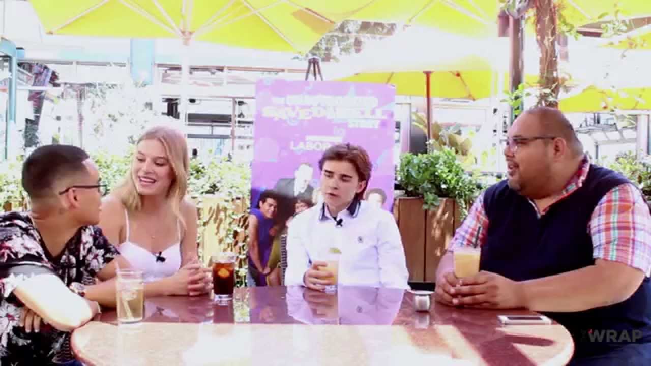 'Unauthorized Saved by the Bell Story' Stars Reveal Which Iconic Scenes They Reenacted
