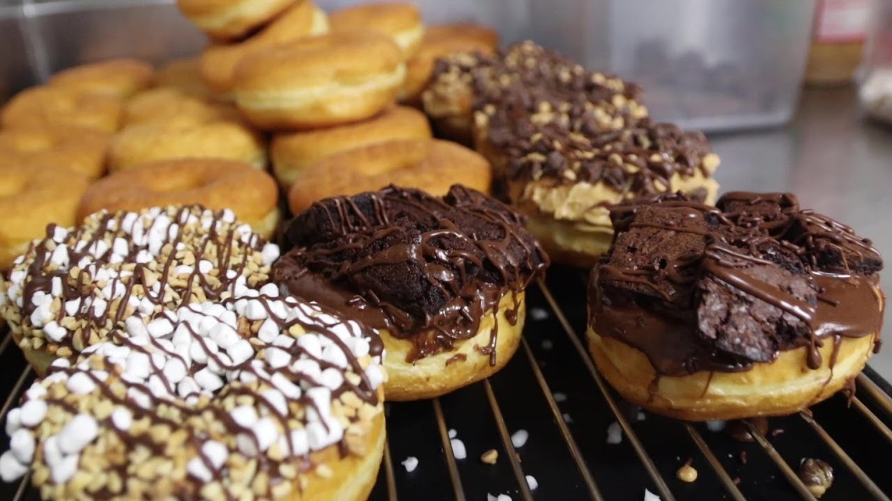 Tampa gourmet donut shop still does it the old fashioned way