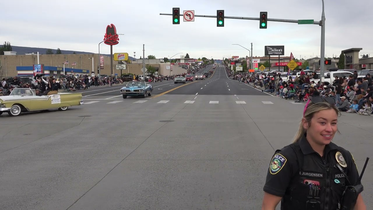 4k May  3 2024 Classy Chassis Parade East Wenatchee Apple Blossom Festival time